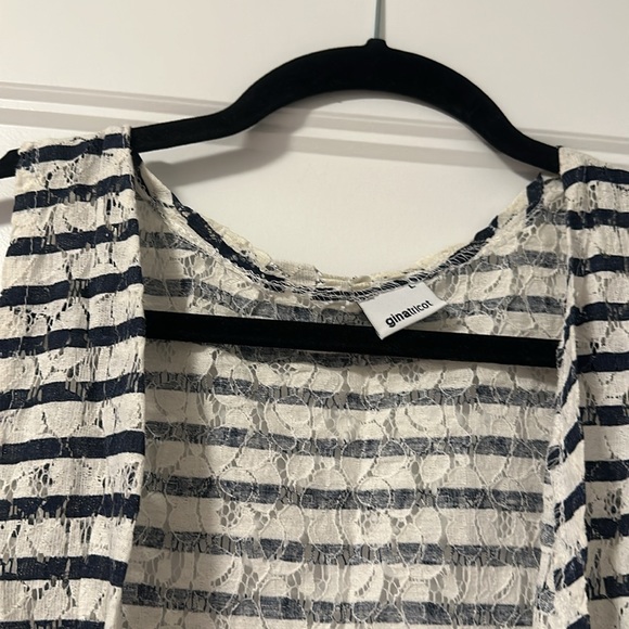 Top - Picture 2 of 2